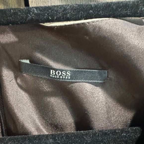 Hugo Boss Red and Cream Midi Wrap Dress - Picture 2 of 5